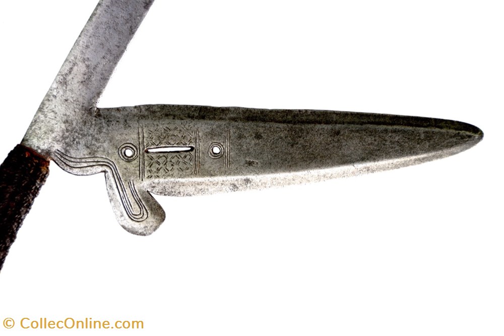 Zandé - Bandia 003 4 art antiquites africain armes zande bandia 003