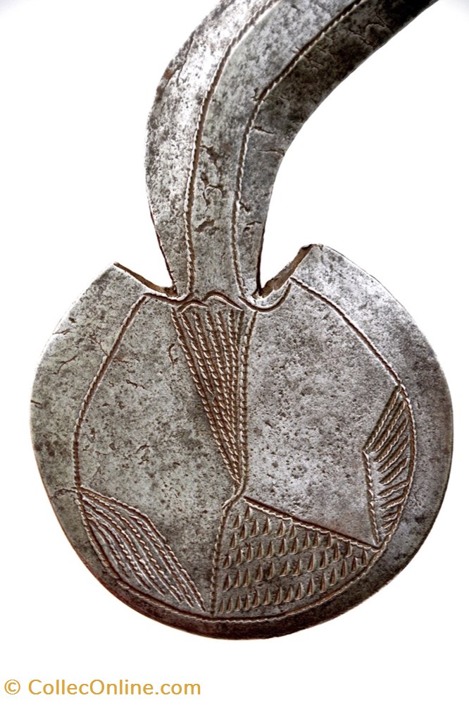 art antiquites africain armes banda mbugbu 001