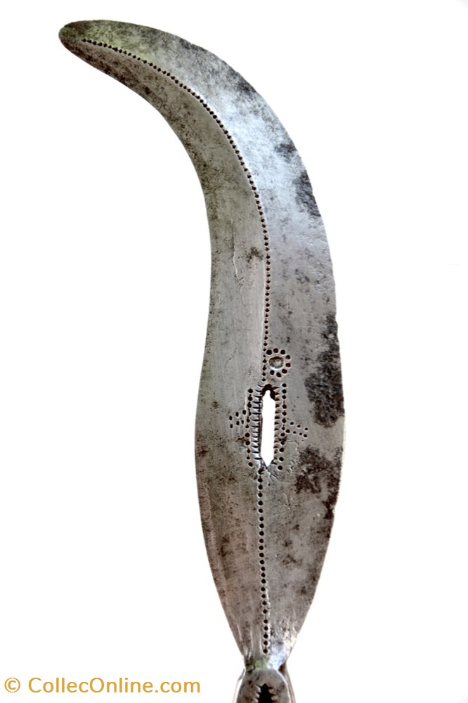 Yakoma Ngondi 001 2 art antiquite africain arme yakoma ngondi 001