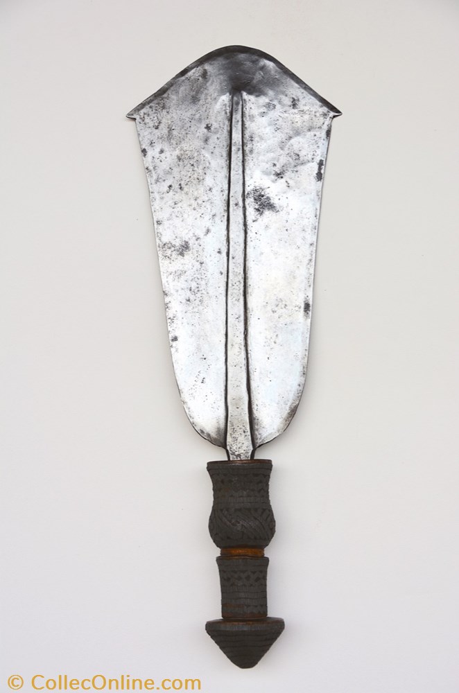 art antiquite africain arme nshaal 001