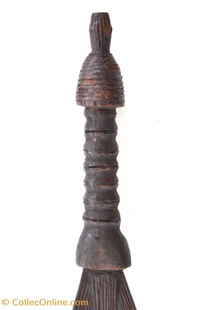 Ndengése 002 5 art antiquite africain arme ndengese 002