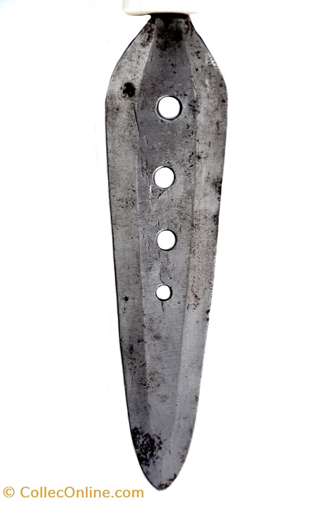art antiquite africain arme mangbetu 004