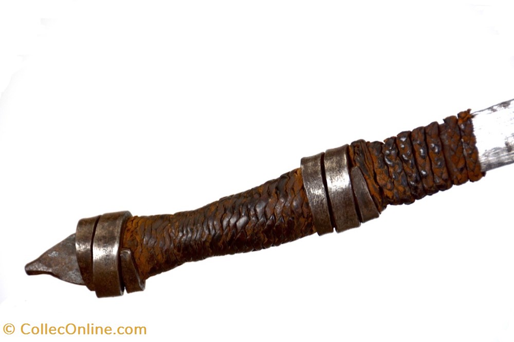 art antiquites africain armes laka nantchere 001