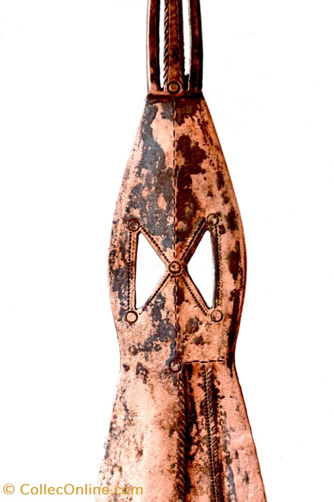 Yakoma Basakpwa 015 3 art antiquite africain arme yakoma basakpwa 015