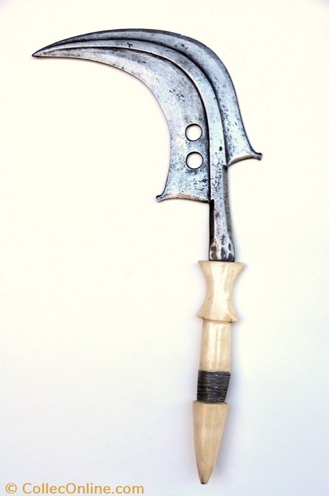 art antiquite africain arme mangbetu ivoire 002