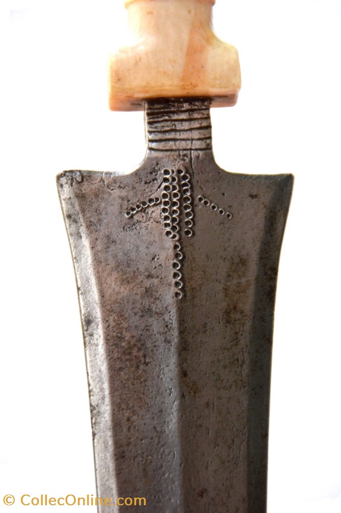 Mangbetu 005 2 art antiquite africain arme mangbetu 005