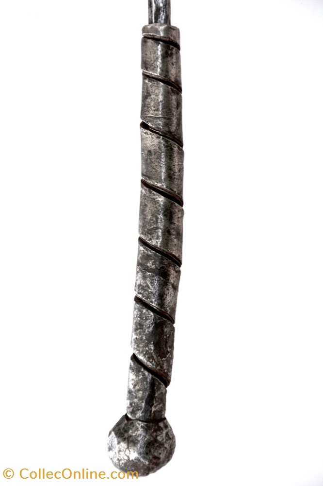 Dadiya 001 4 art antiquite africain arme dadiya 001