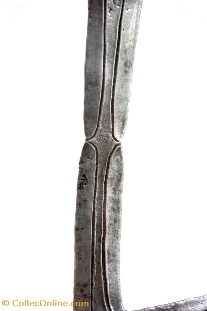 Banda Mbugbu ouest 001 3 art antiquites africain armes banda mbugbu ouest 001