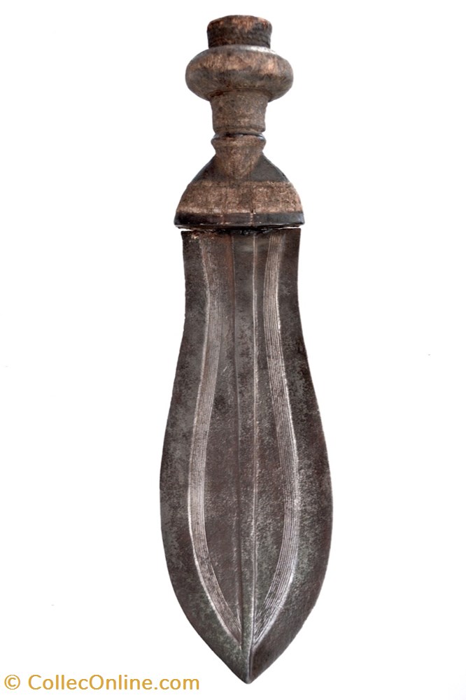 art antiquites africain armes ikulbapyaang 010 sold