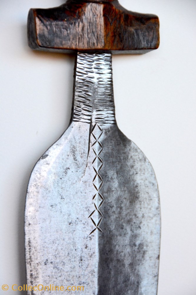 art antiquite africain arme mangbetu 001