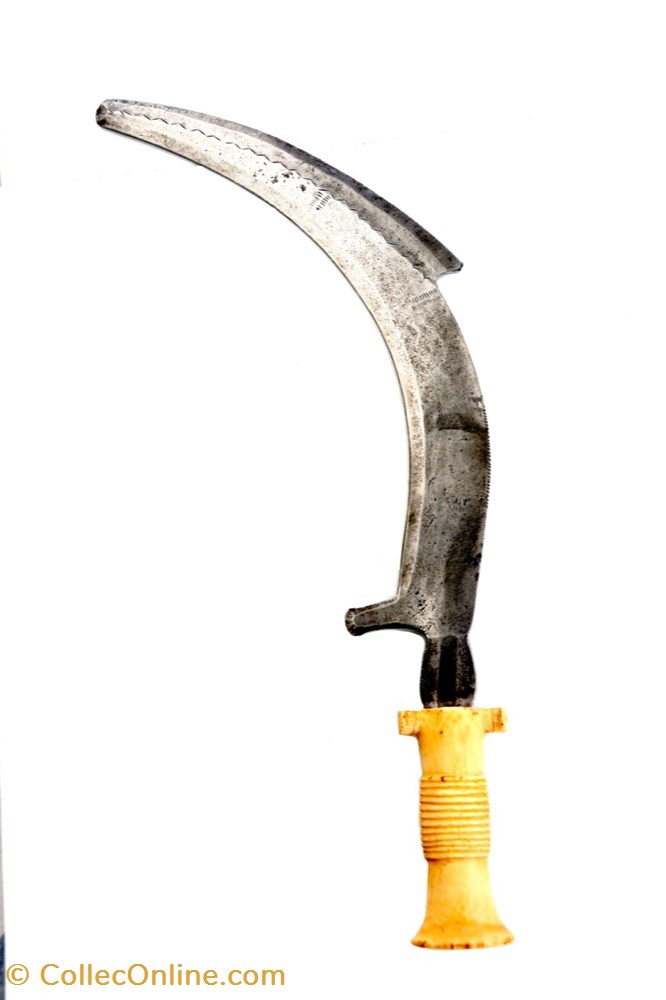 Makéré 001 art antiquite africain arme makere 001
