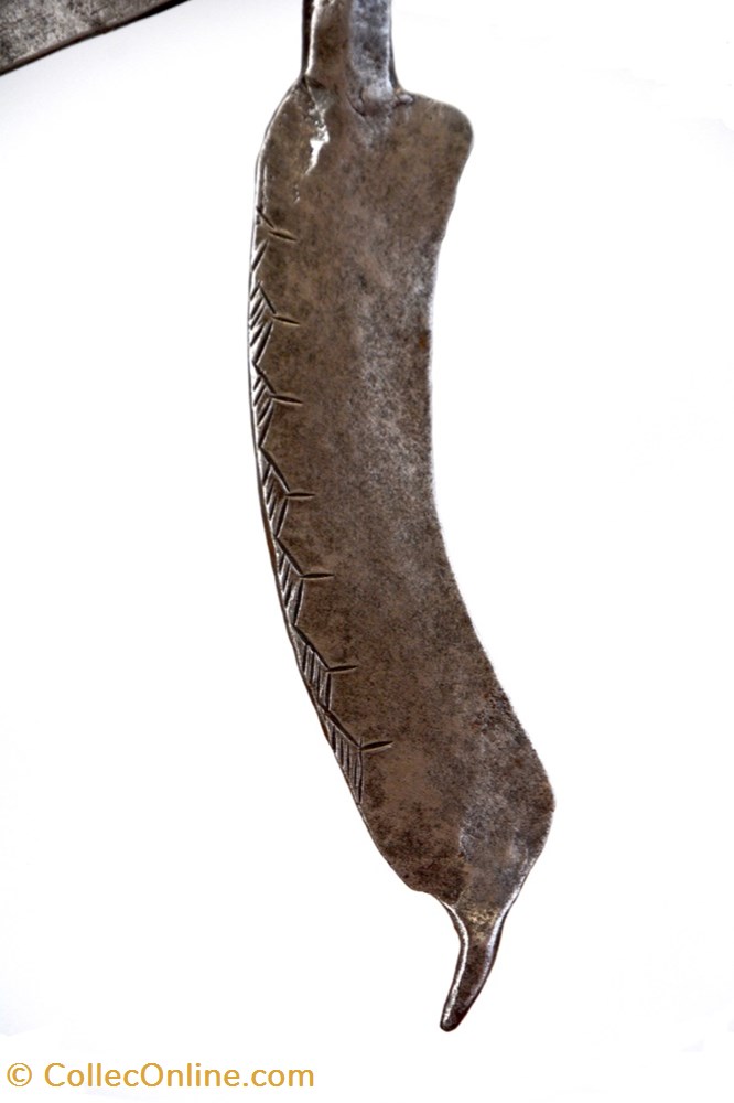 art antiquites africain armes laka nantchere 001