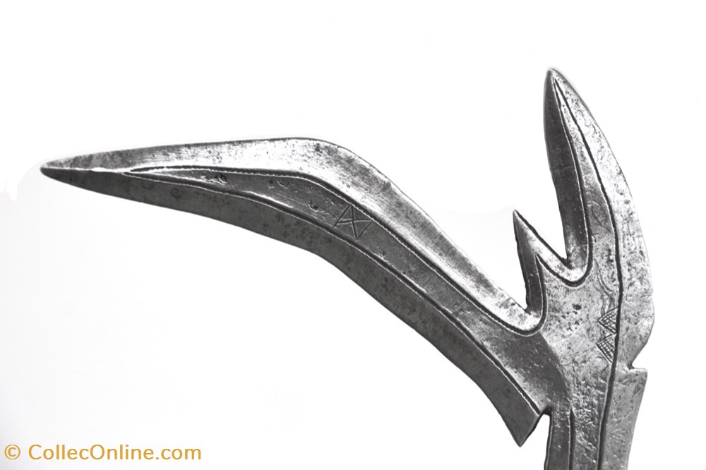 Banda Mbugbu ouest 001 4 art antiquites africain armes banda mbugbu ouest 001