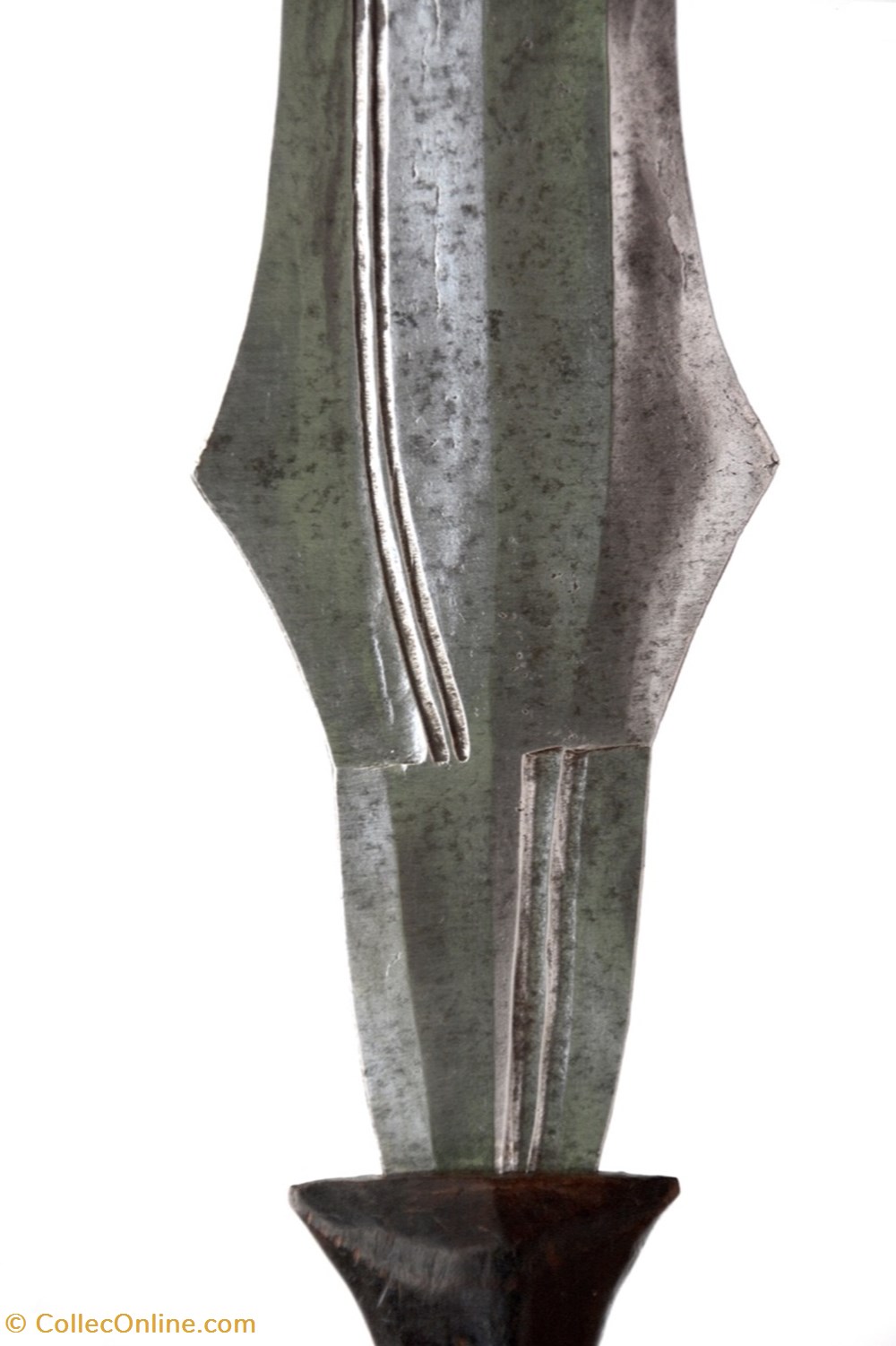 art antiquites africain armes boa benge 001