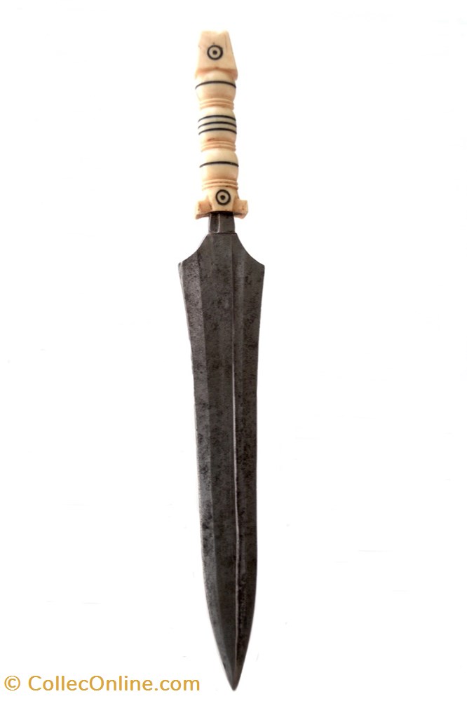 Mangbetu 007 art antiquite africain arme mangbetu 007