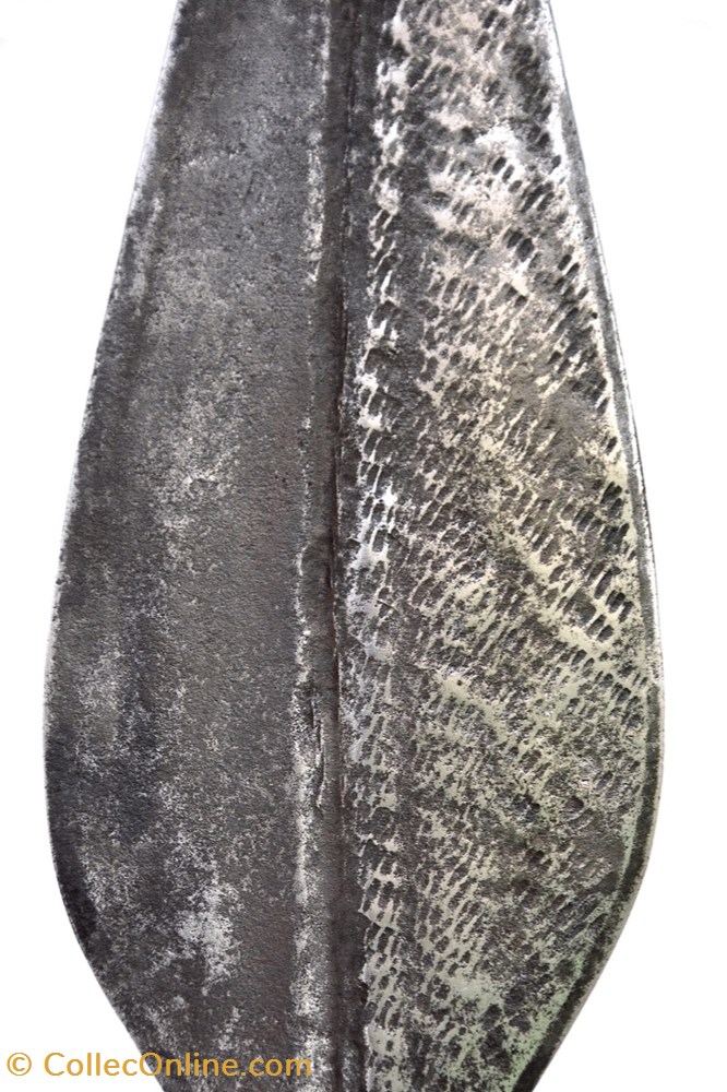 Mbole 001 2 art antiquite africain arme mbole 001