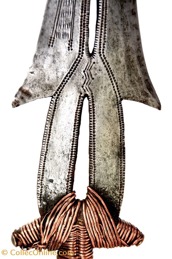 Yakoma Pamba 001 4 art antiquite africain arme yakoma pamba 001