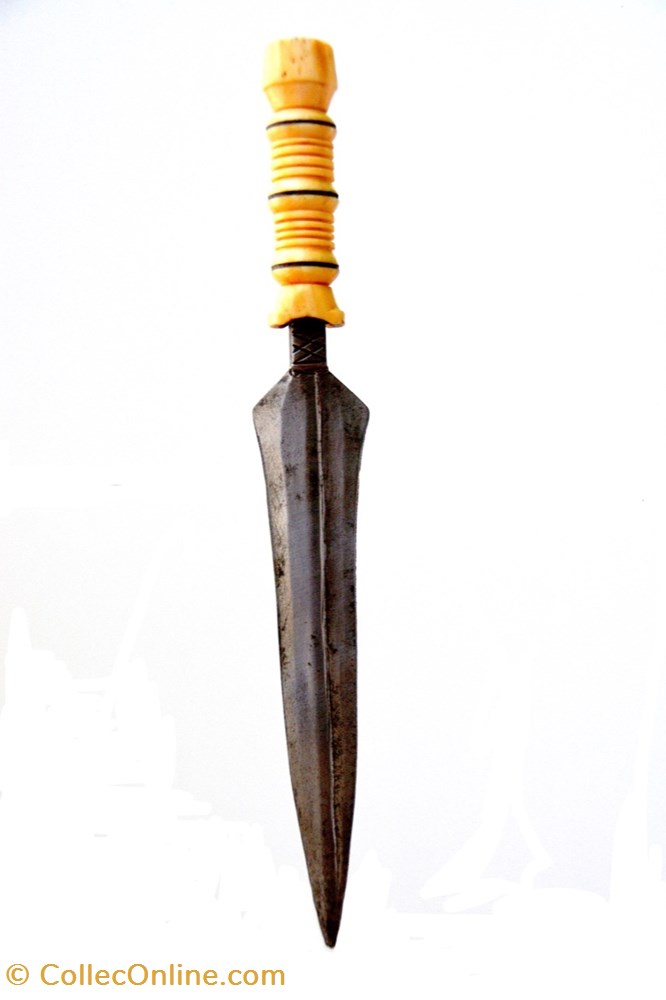 art antiquite africain arme mangbetu 006