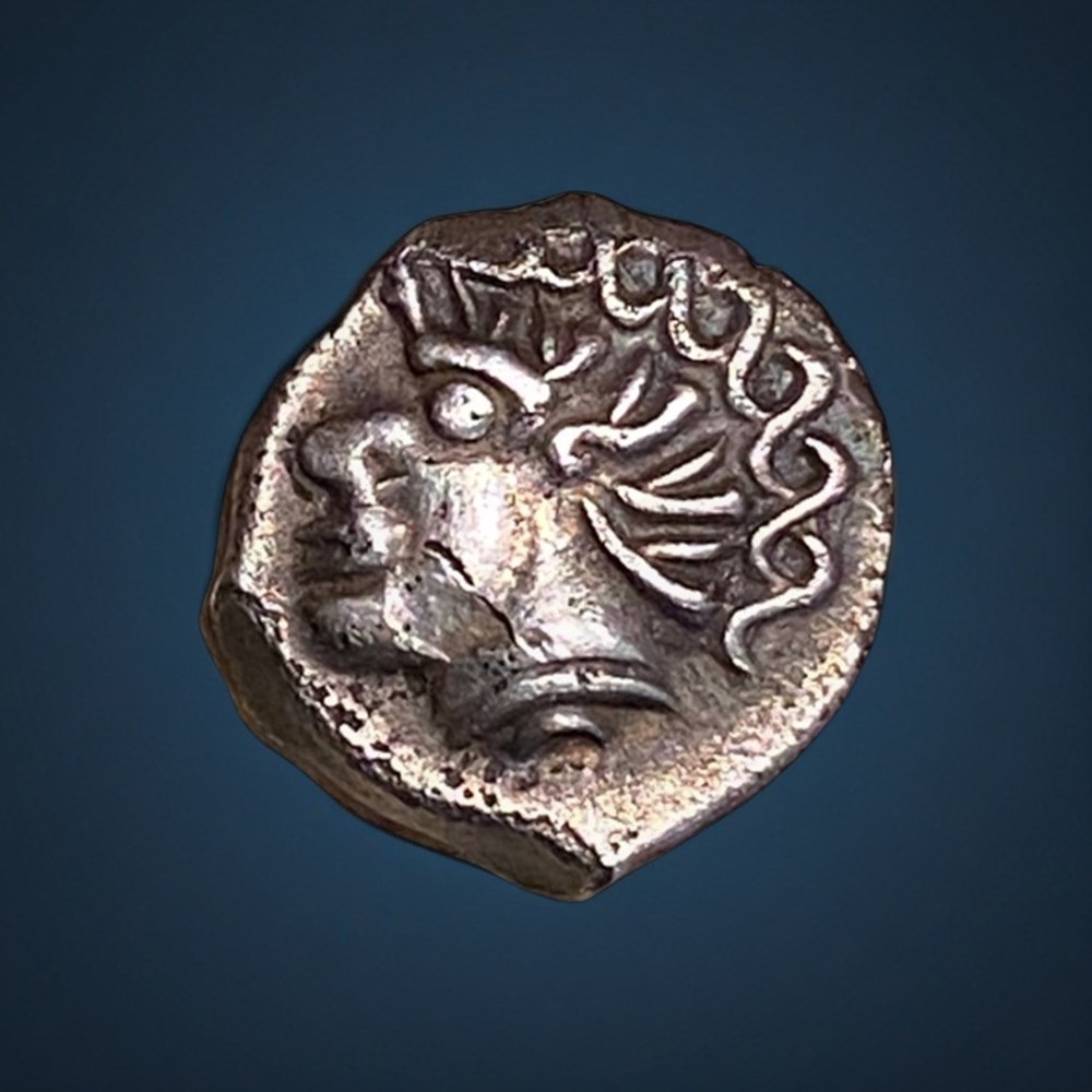 VOLQUES TECTOSAGES (REGION DE TOULOUSE) Drachme " à la tête négroide" type 75 monnaies antiques celtes volques tectosages region de toulouse drachme a la tete negroide type 75