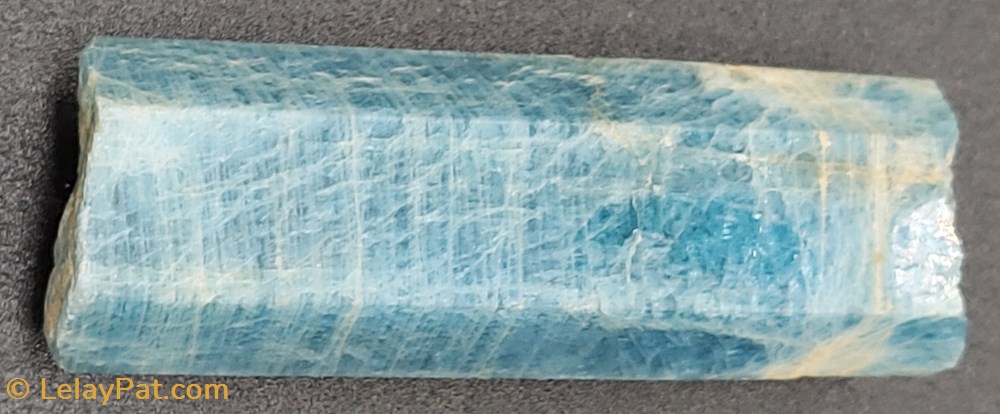 mineraux meteorites beryl bleu cristal
