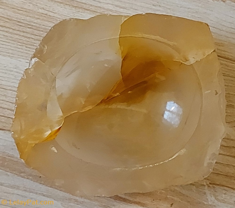 mineraux meteorite cendrier en quartz translucide