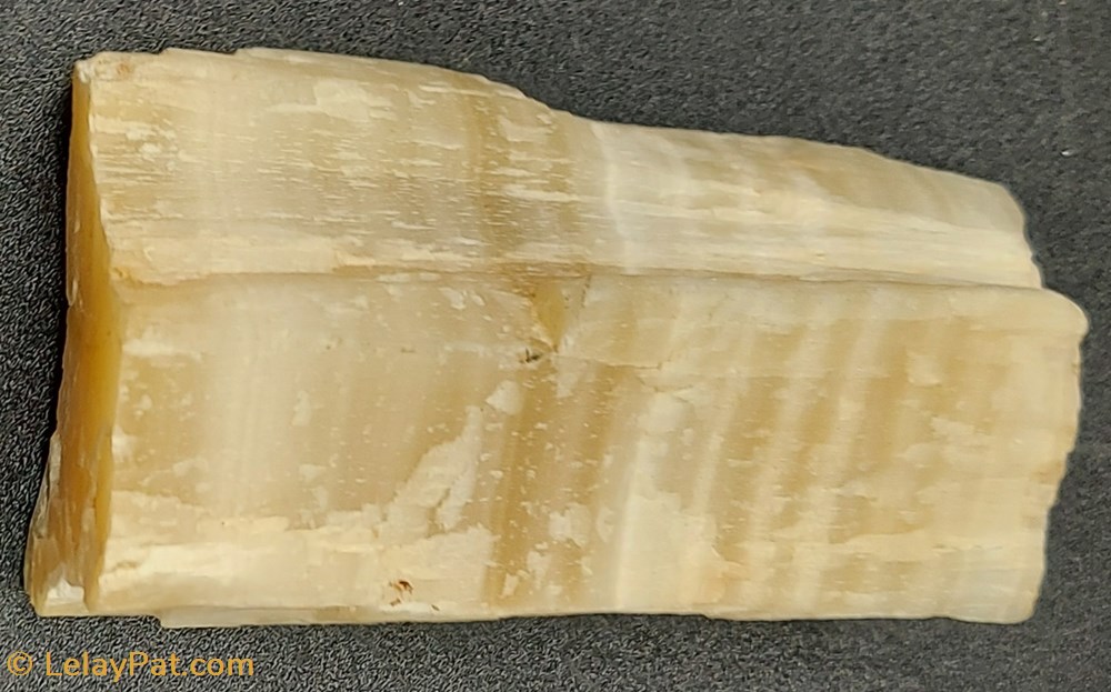 Aragonite de Madagascar (Calcite) mineraux meteorites aragonite de madagascar calcite