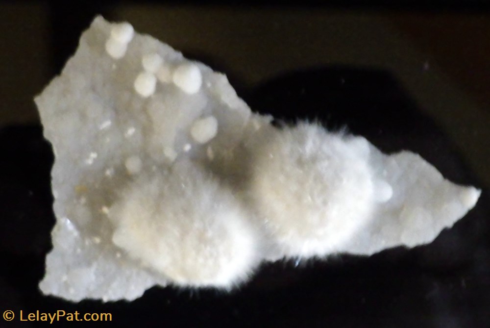 mineraux meteorites okenite
