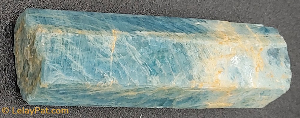 mineraux meteorites beryl bleu cristal