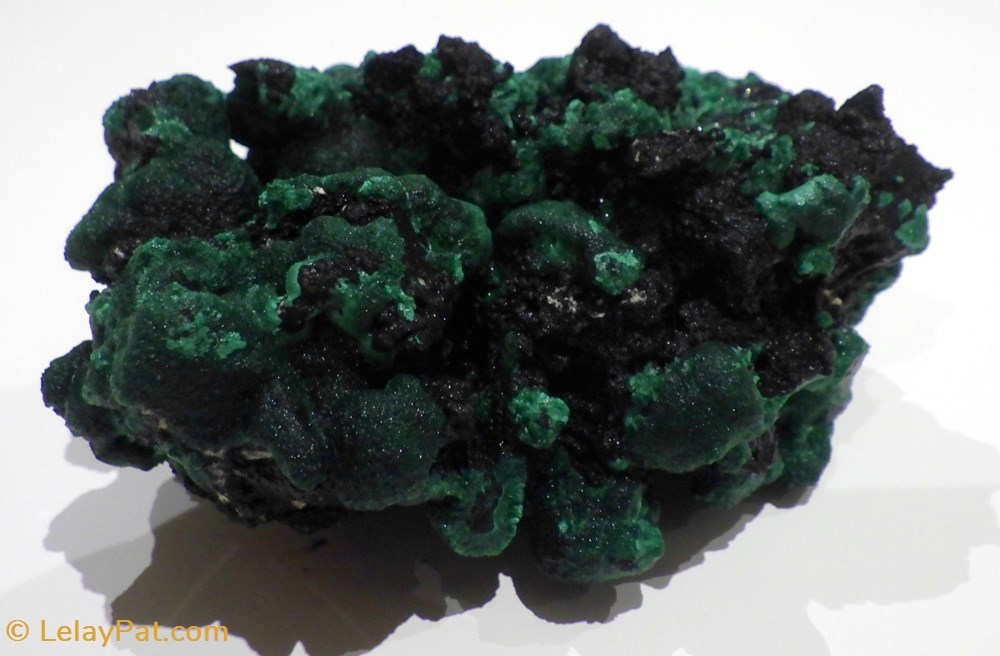 Malachite VELOURS vert botryoïdale 2 mineraux meteorites malachite velours vert botryoidale