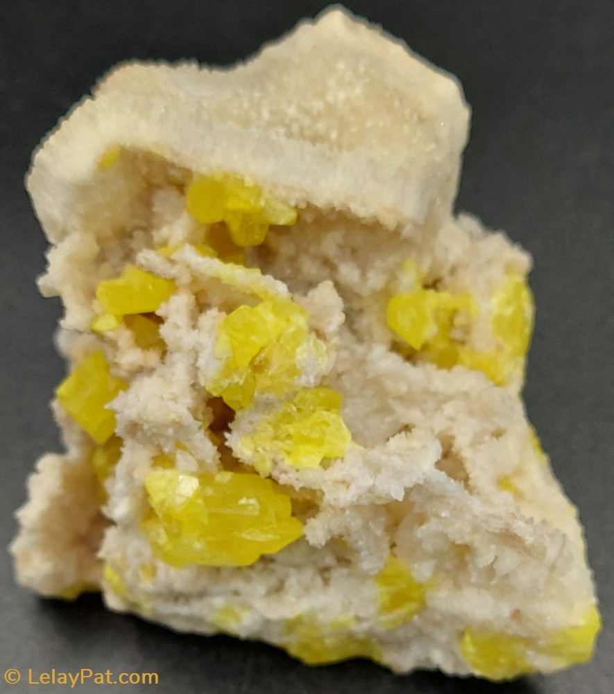 Strontianite et soufre mineraux meteorite strontianite et soufre