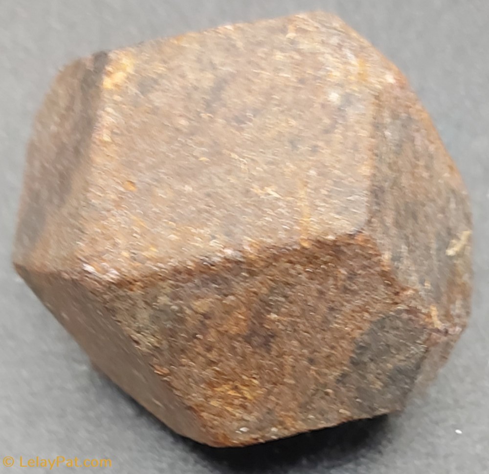 Grenat Alamandin 1 mineraux meteorites grenat alamandin 1