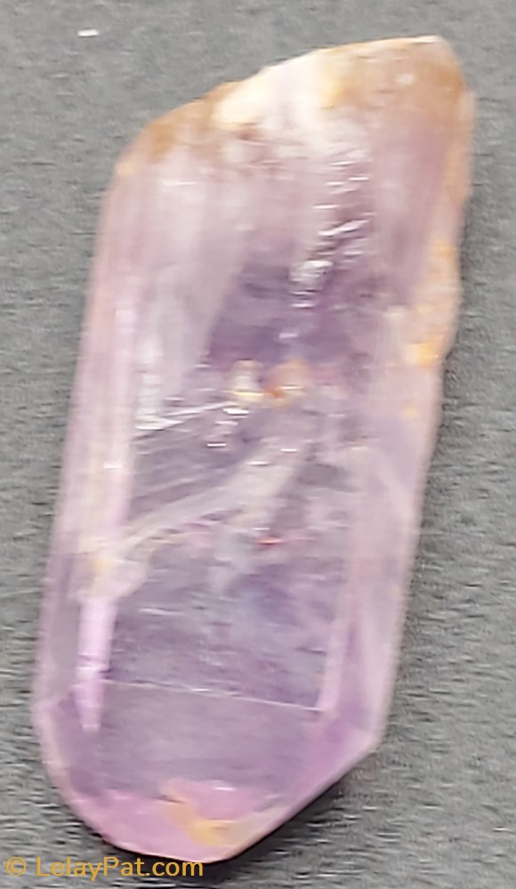 mineraux meteorites quartz amethyste autre cristal