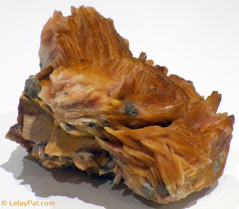 Vanadinite sur Barytine 4 mineraux meteorites vanadinite sur barytine