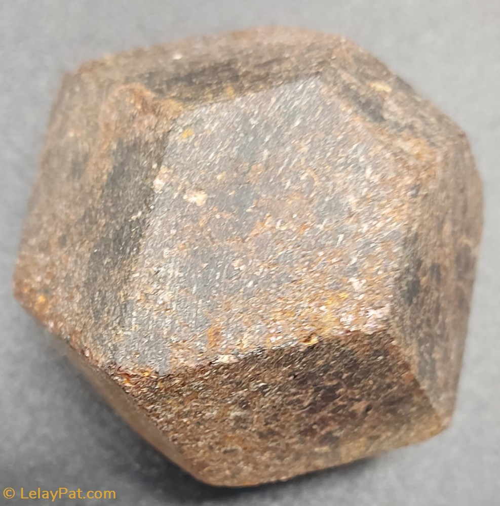 Grenat Alamandin 2 mineraux meteorites grenat alamandin 2