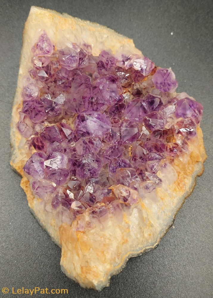 mineraux meteorite quartz amethyste