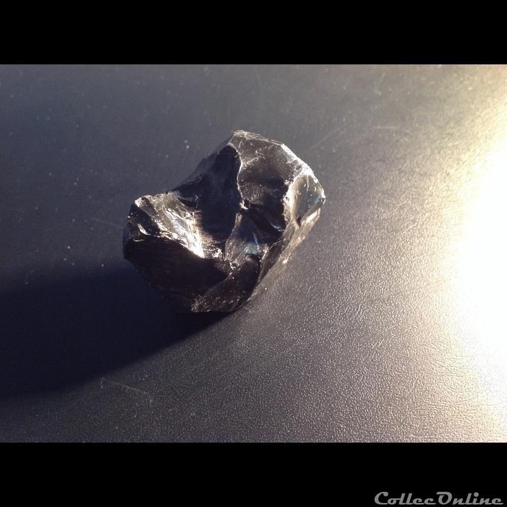 mineraux france irlande pierre noir