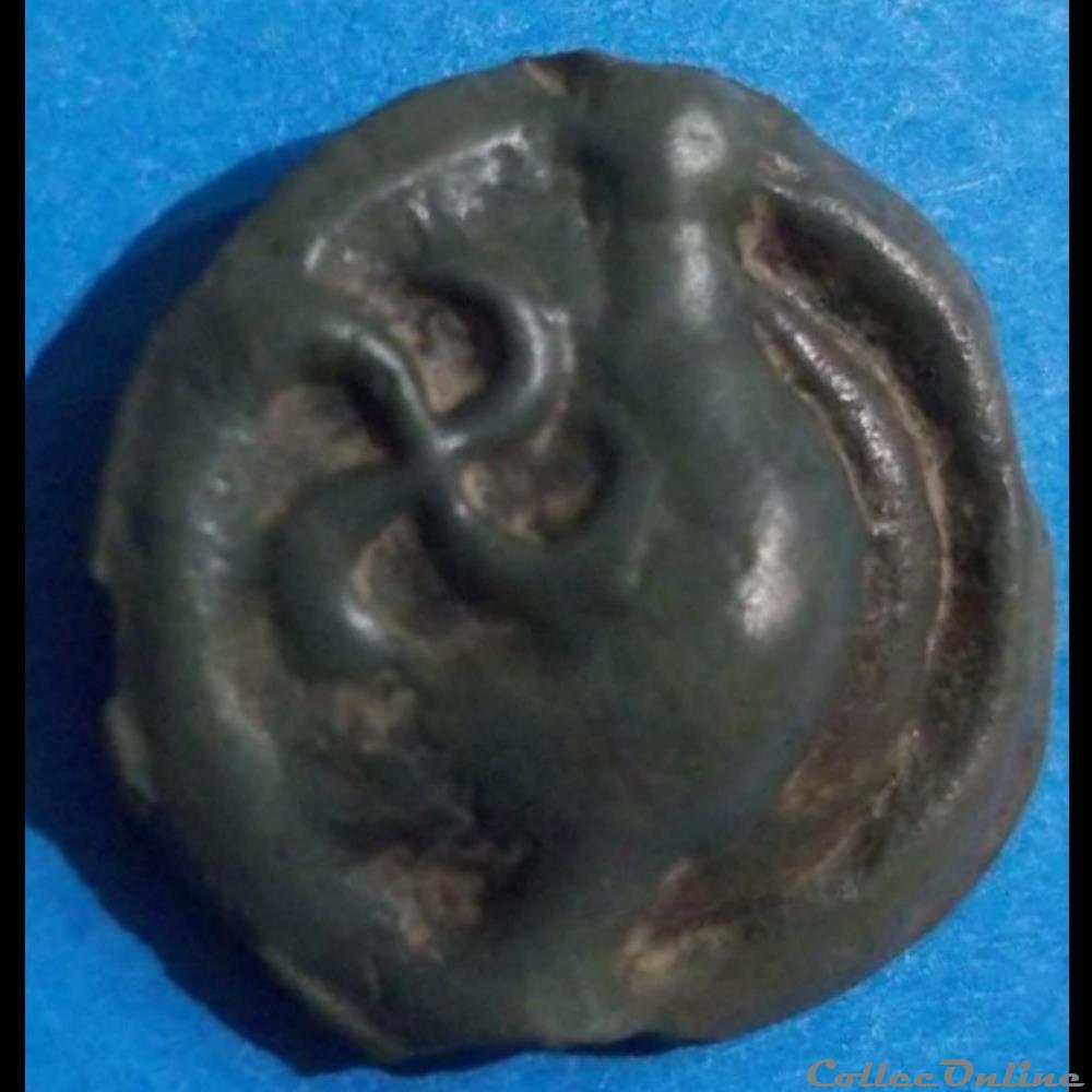 Série DT S535B potin calètes à la swastika variante monnaie antique gauloise serie dt s535b potin caletes a la swastika variante