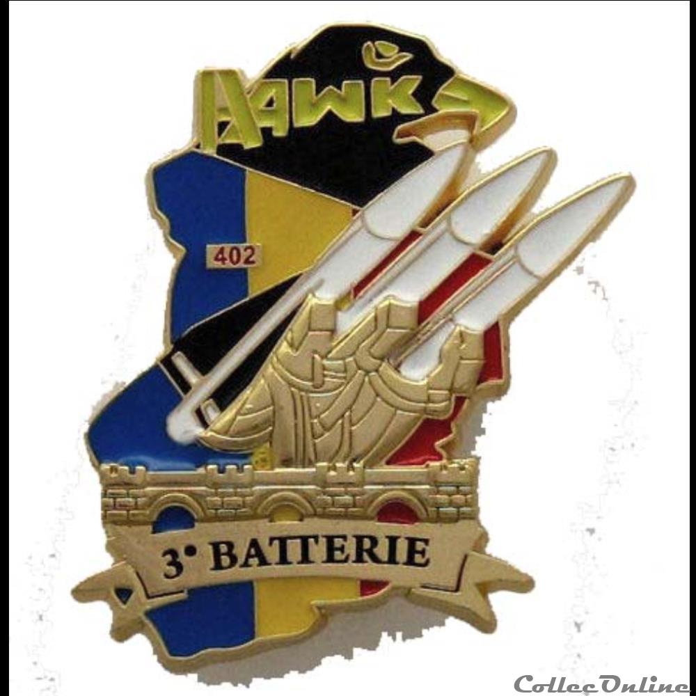 402 ° règiment d'artillerie ant-aériene. 2 militarium medaille insigne 402 regiment artillerie ant aeriene