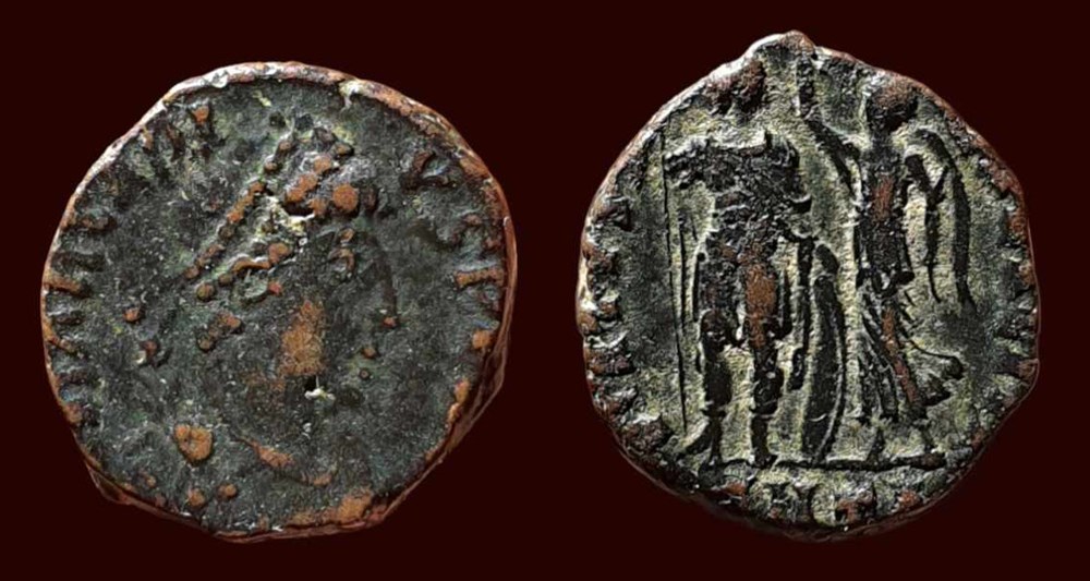 D N ARCADIVS P F AVG / VIRTVS EXERCITI monnaies antiques romaines imperiales et republicaines d n arcadivs p f avg virtvs exerciti