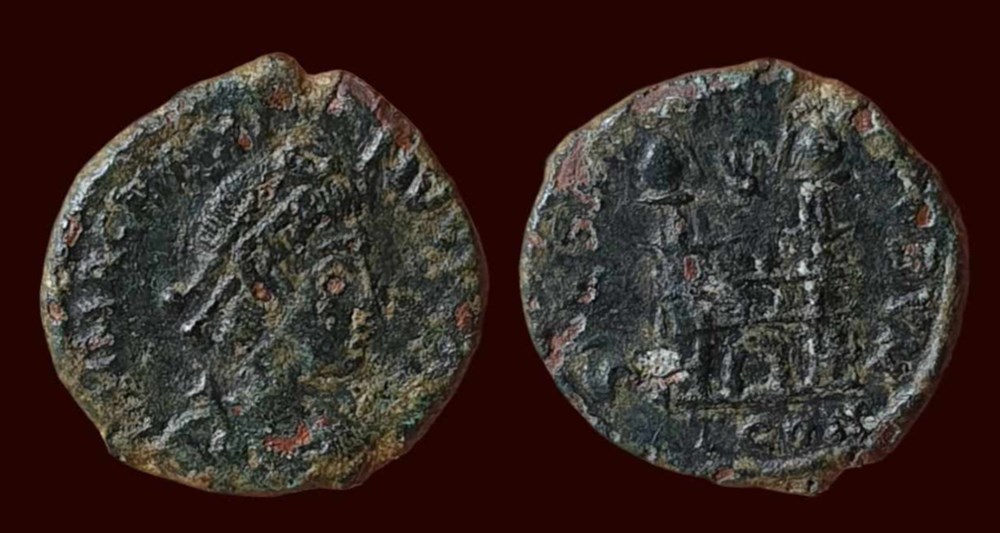 D N MAG MAXIMVS P F AVG / SPES ROMANORVM monnaies antiques romaines imperiales et republicaines d n mag maximvs p f avg spes romanorvm