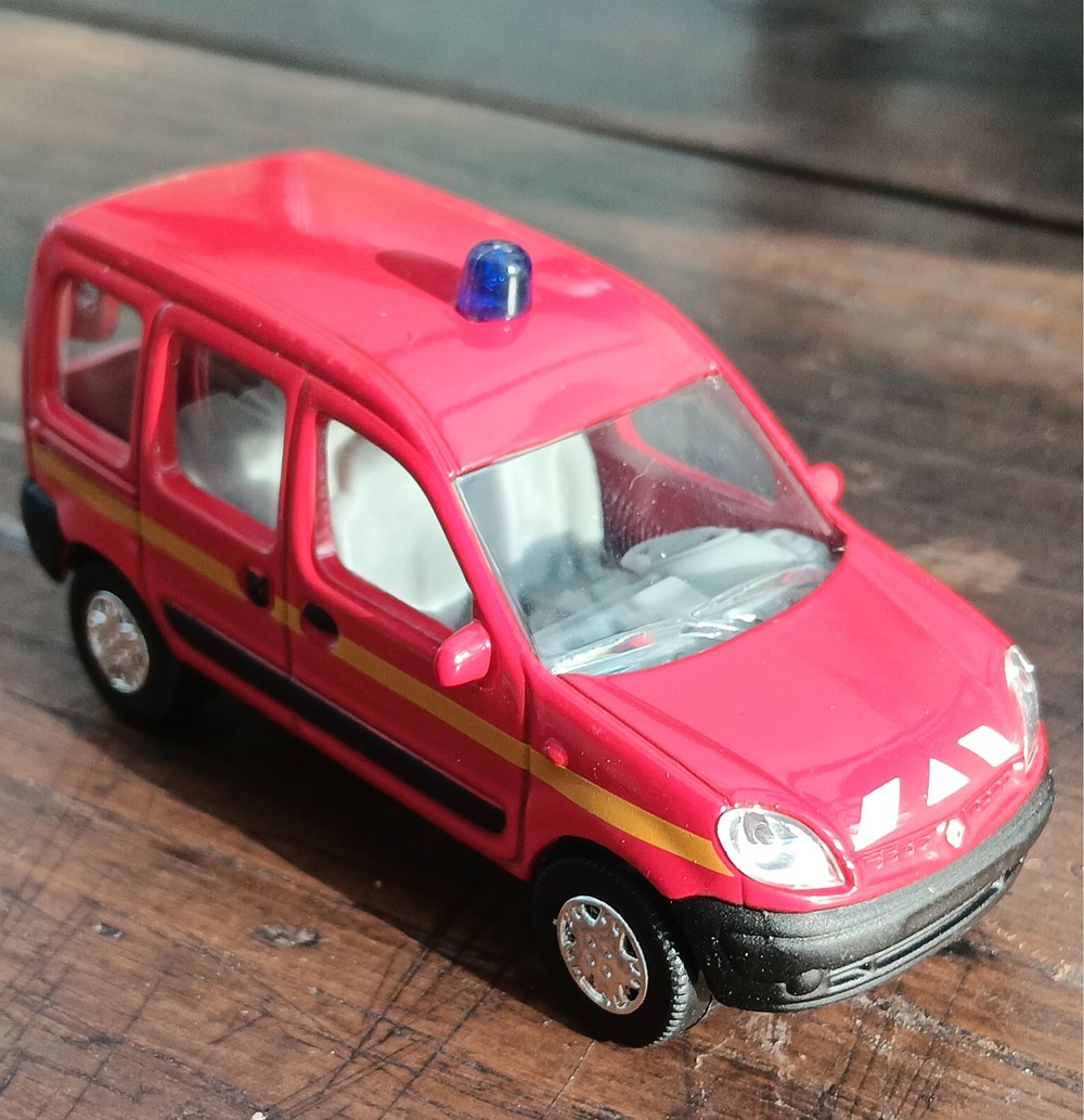 modeles reduits voitures renault kangoo i pompiers