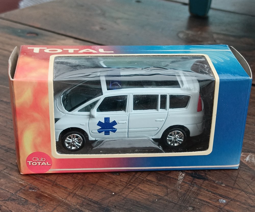 modeles reduits voitures renault espace iv ambulance