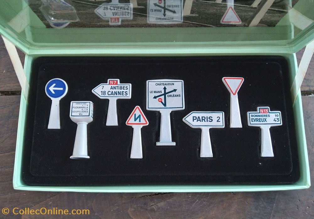 Coffret panneaux signalisation Michelin modeles reduits accessoires coffret panneaux signalisation michelin