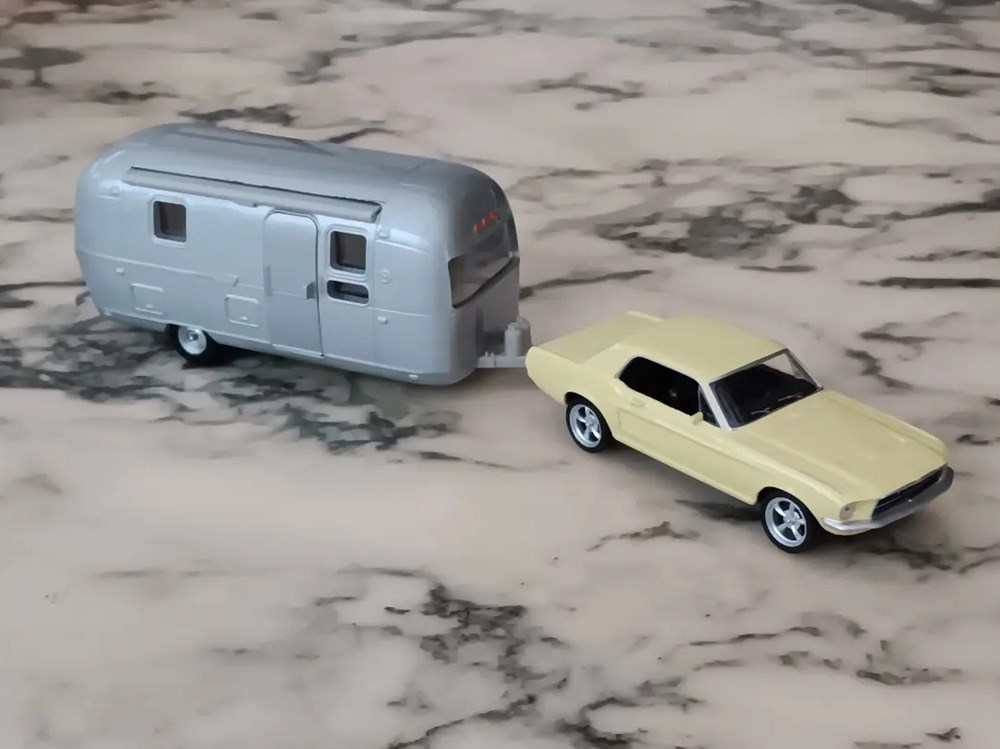 modeles reduits voitures ford mustang caravane airstream