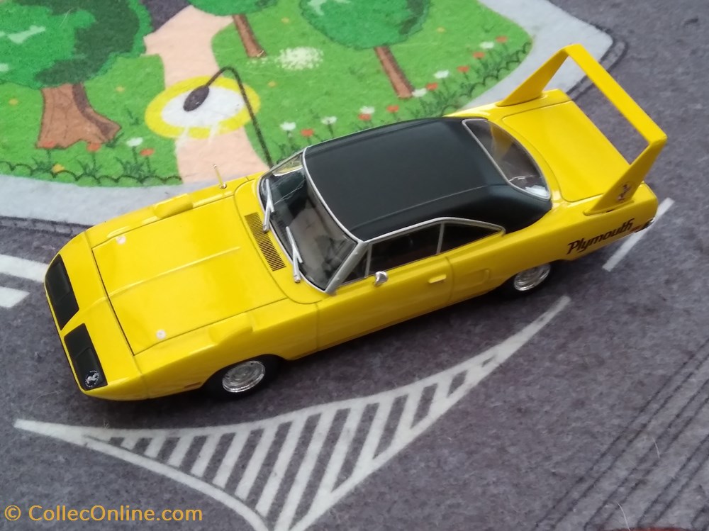 modeles reduits voitures plymouth road runner superbird
