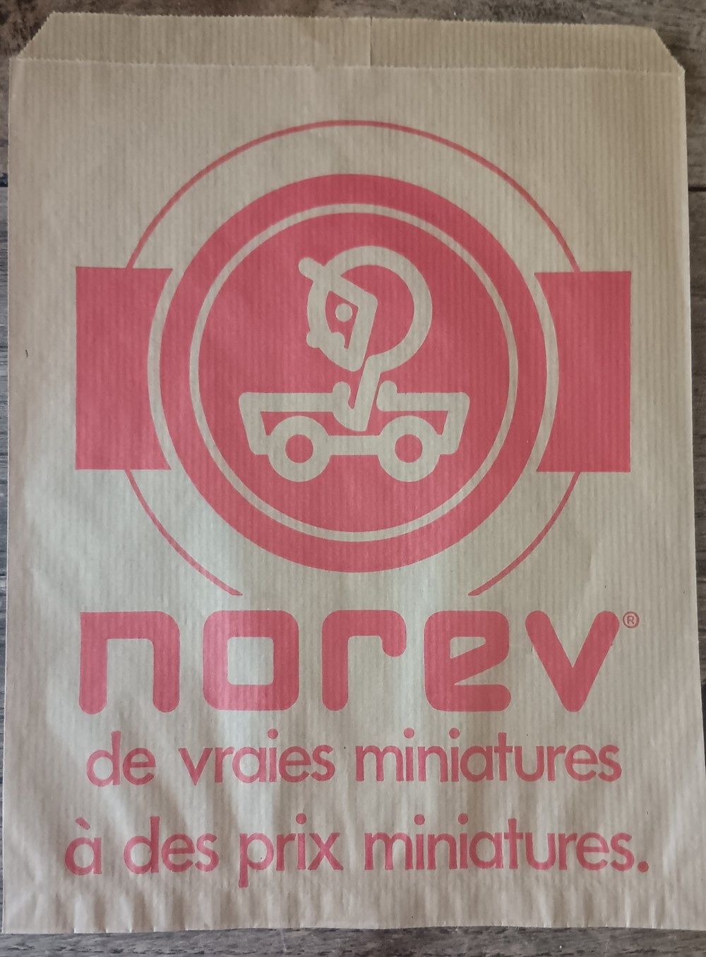 Sachet Norev "Norev de vraies miniatures à des prix miniatures" documents anciens publicites sachet norev norev de vraies miniatures a des prix miniatures