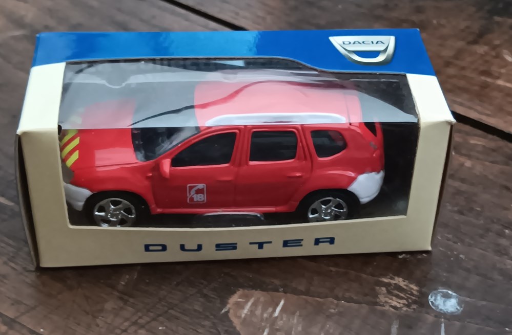 modeles reduits voitures dacia duster pompiers