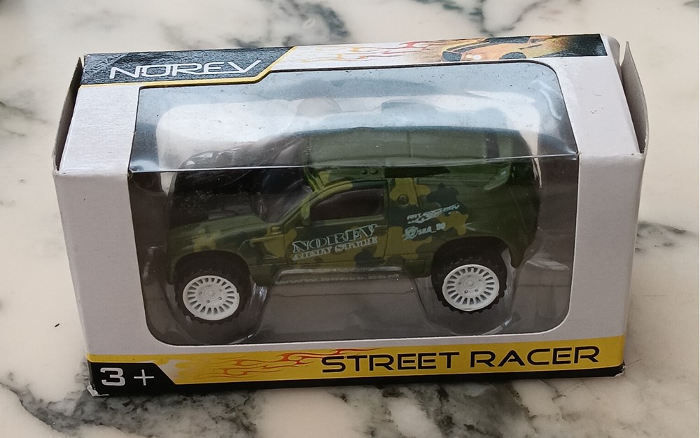Volkswagen Race Touareg Army Style modeles reduits voitures volkswagen race touareg army style