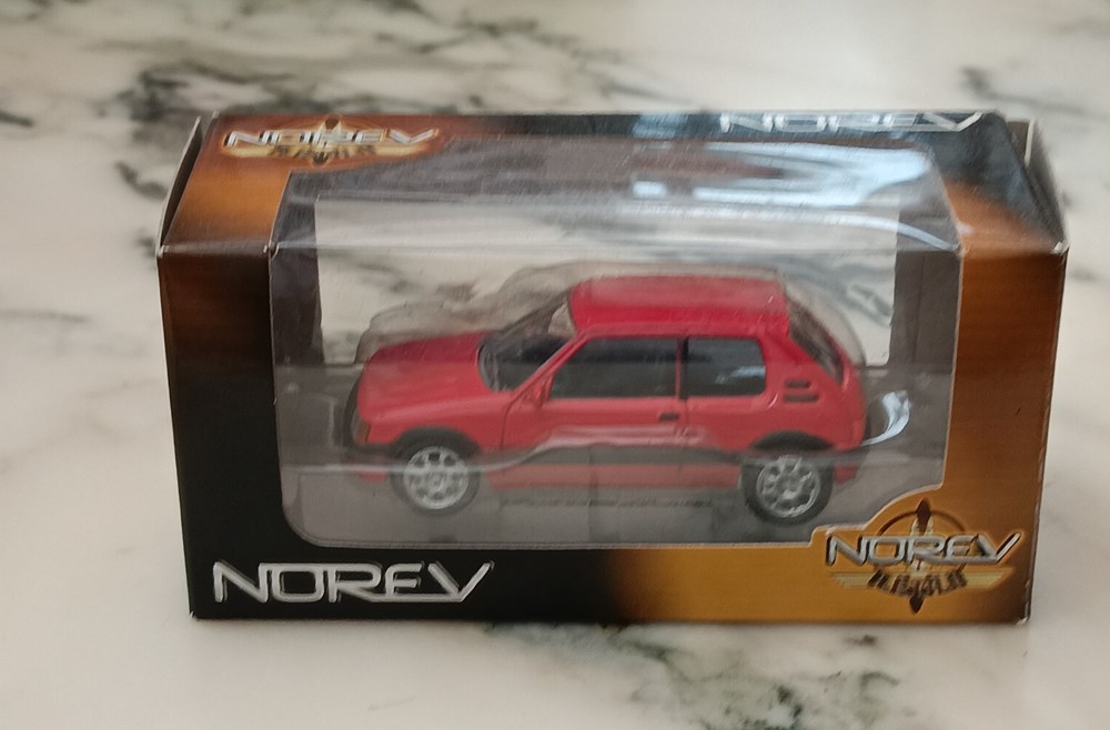 modeles reduits voitures peugeot 205 gti