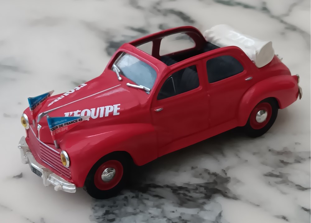 Caravane du Tour de France - N°18 - Peugeot 203 découvrable L'équipe" modeles reduits voitures caravane du tour de france n 18 peugeot 203 decouvrable equipe
